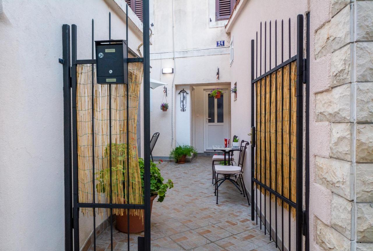 Guesthause Arbor Appartamento Spalato Esterno foto
